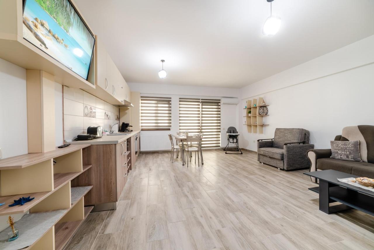 Derya Suites - Mamaia Nord Năvodari Eksteriør billede